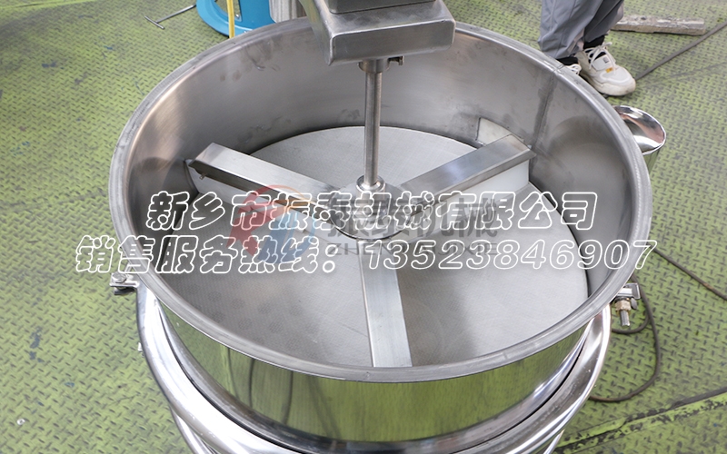 什么是強(qiáng)制振動篩？是在振動篩篩面加刮板嗎？